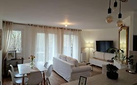 Cozy Apartment Near Paris